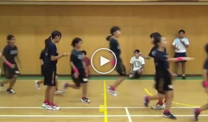 Японские школьники установили новый мировой рекорд по командным прыжкам на скакалке