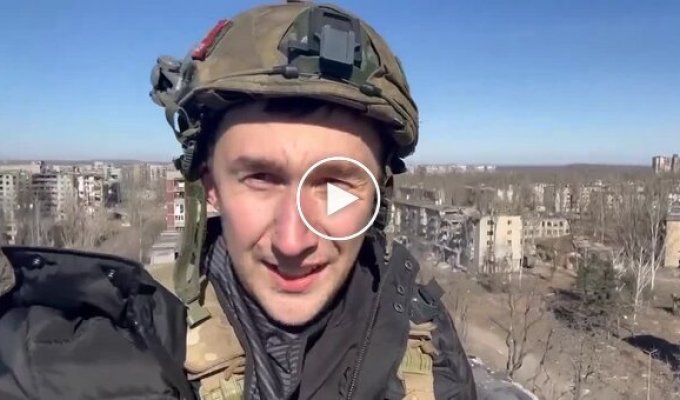 Russian chess player Karyakin escaped from a kamikaze drone and boasts of panoramic footage of bombed Avdeevka