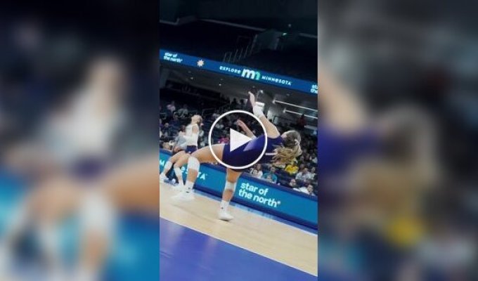 Волейбольный розыгрыш в замедленной съемке