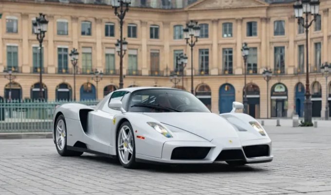 Редчайшую Ferrari Enzo хотят продать за 6 миллионов долларов (14 фото)