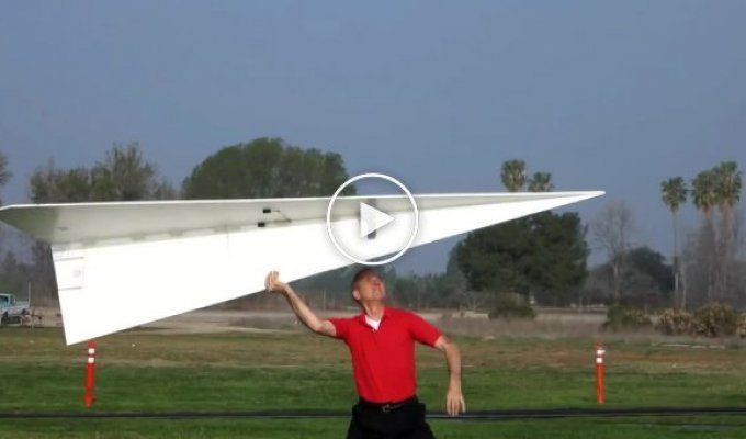 Самый большой самолетик в мире
