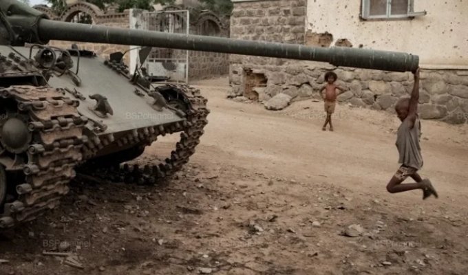 Interesting photos from various 20th-century military conflicts (21 photos)