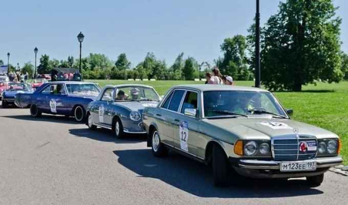 Ралли ретро-автомобилей в Царицыно (47 фото)