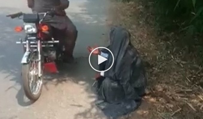 Забавное видео о том что может произойти с вами на дорогах Индии