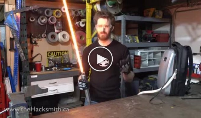 В сети появилось видео испытания настоящего светового меча