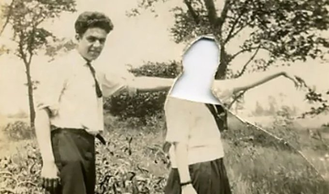 Unfriend and Block: How People "Unfriended" Each Other Before Social Media (21 photos)