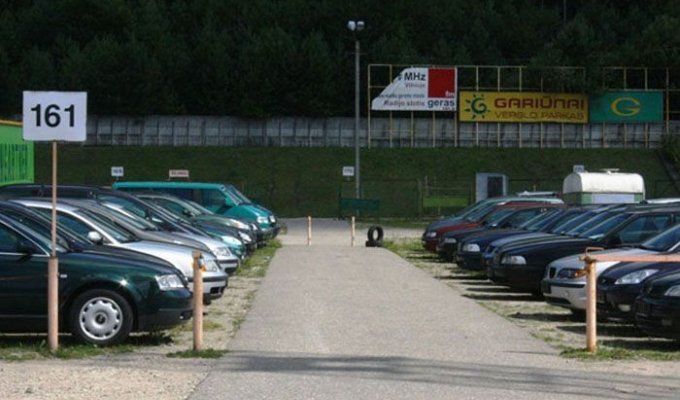 Автомобильный рынок Вильнюса (35 фото)