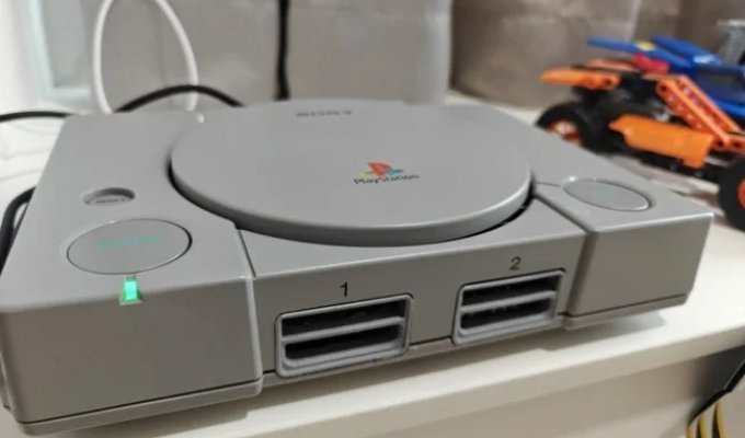 Мужчина собрал для сына компьютер в корпусе первой PlayStation (10 фото)