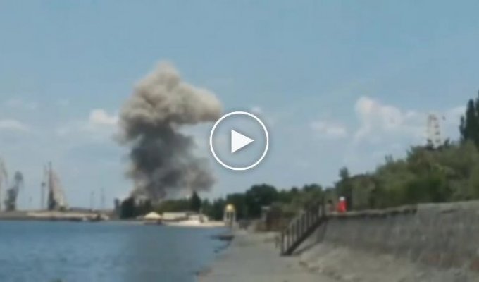 Мощный взрыв возле оккупированного Россией порта Бердянск Запорожской области