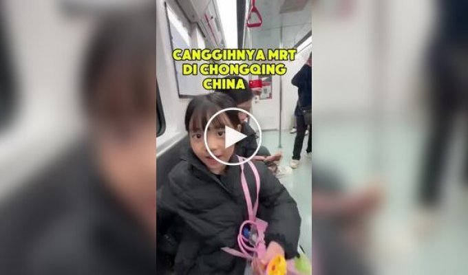 Карта метро на окне поезда в Китае