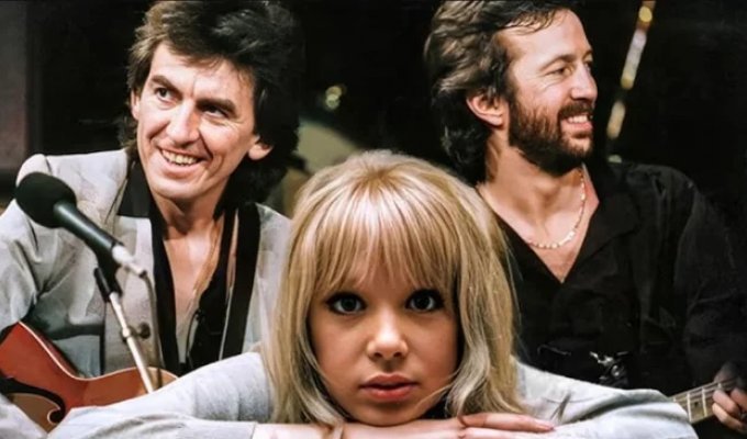 "Layla" vs. "Something": How Pattie Boyd Found Herself Between Two of Rock's Greatest Guitarists—and Became a Muse to Both (25 photos)