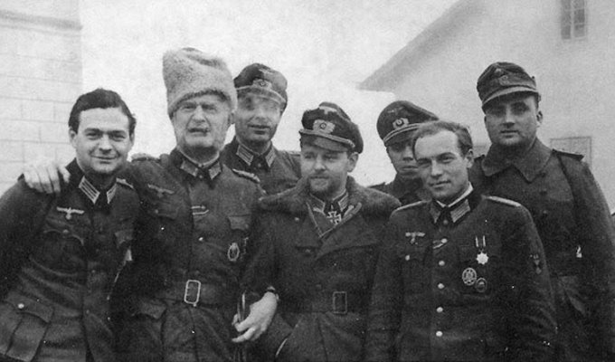 Офицеры Казачьей Кавалерийской дивизии (17 фото)