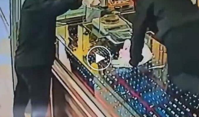 The bride and groom tried to rob a jewelry store in Istanbul