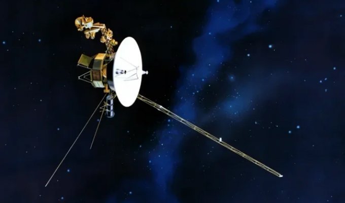 NASA engineers managed to fully restore communication with the 47-year-old Voyager 1 probe after another failure (3 photos)