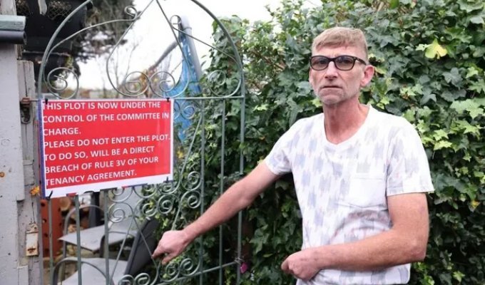 A man was banned from entering a plot of land that he had been tending for over 30 years (2 photos)