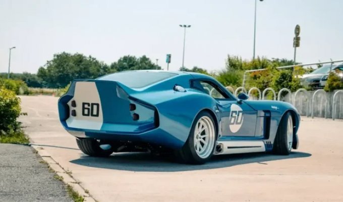 Французские студенты создали спорткар в стиле Shelby Daytona из 60-х (5 фото)