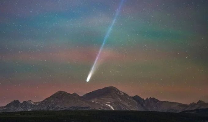 Комета C/2025 A6 Леммон прошла на минимальном расстоянии от Земли: увидим ее только через 1200 лет (7 фото)