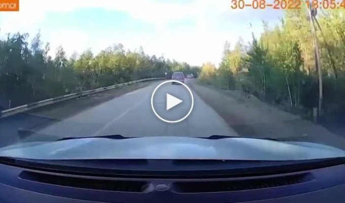 Водитель из Якутии не растерялся и уберег свой автомобиль от неуправляемого автокрана