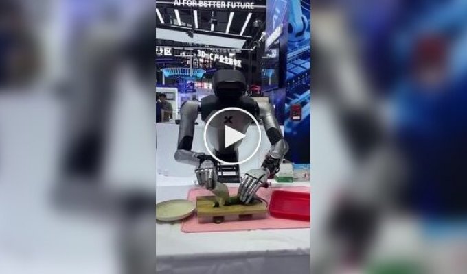 Робот із тремором рук