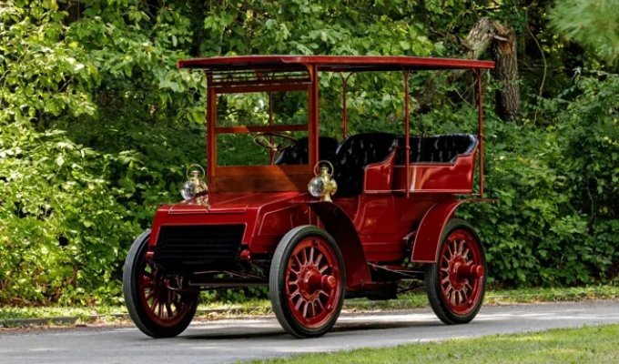 122-летний автомобиль Packard Model G выставят на торги (20 фото)