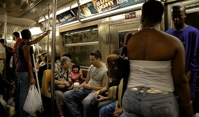 Пассажир метрополитена обращается к пассажирам (6 фото)