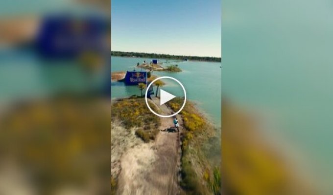 Скачем через острова на мотоцикле