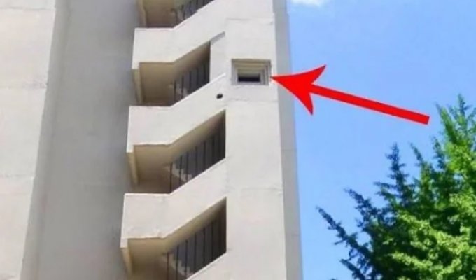 Зачем нужен этот проем? (3 фото)