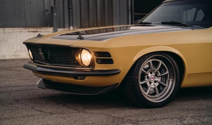 Какие машины на самом деле любит Тони Старк? Ford Mustang для Роберта Дауни-младшего (27 фото)