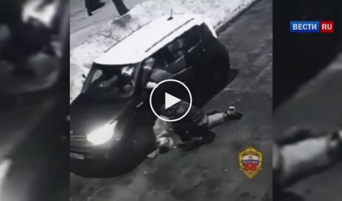 Московского чиновника Илью Гуськова избил и попытался ограбить бывший боец ММА