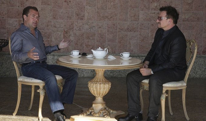 Встреча Медведева с Боно (7 фото)