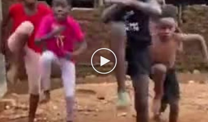 Unusual African dance performance