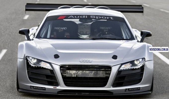 Audi собирается представить раллийную версию R8 GT3 (4 фото)