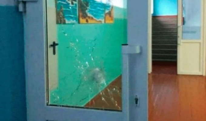 12-летний подросток устроил стрельбу в одной из школ Пермского края (2 фото + 2 видео)