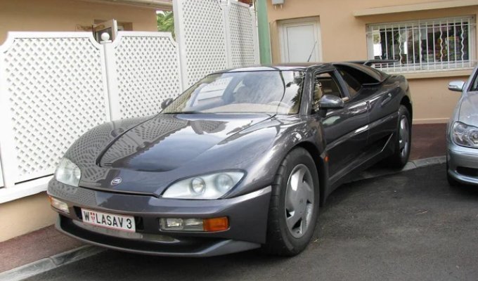 The MEGA Track: V12 Power and All-Wheel Drive Back in 1992 (2 Photos)