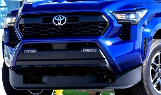 Более 390 тысяч пикапов Toyota отзывают из-за ошибки в программном обеспечении (3 фото)