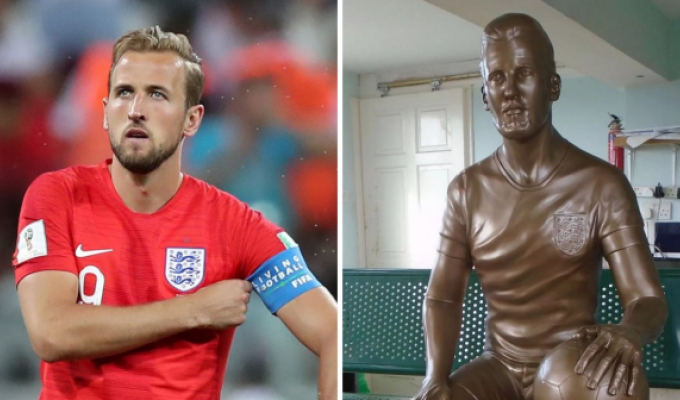 Strange and funny statues of famous football players (9 photos)