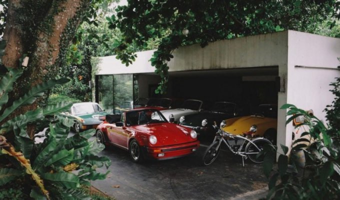 Удивительная коллекция классических Porsche на тропическом острове (30 фото)