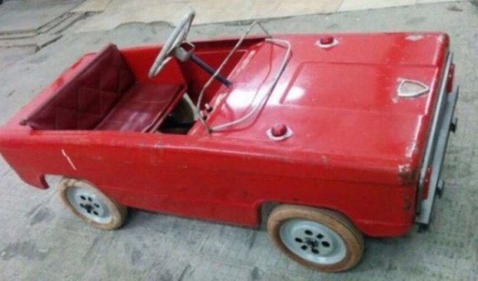 ВАЗ-2101 "Львовянка" — восстановление детского педального автомобиля (13 фото)