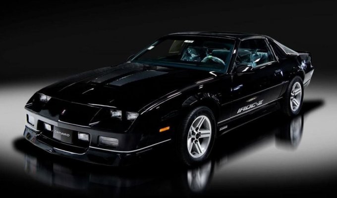 A time capsule in the form of a new 1985 Chevrolet Camaro is up for sale (38 photos)