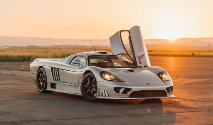 Supercar Saleen S7 2003, owned by Paul Walker, put up for sale (27 photos)