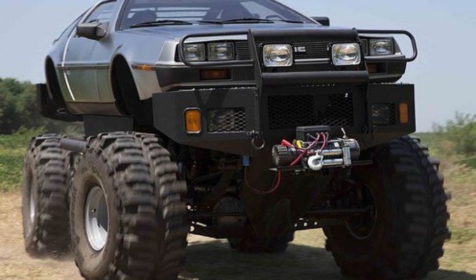 Коллекция самых необычных DeLorean (10 фото)