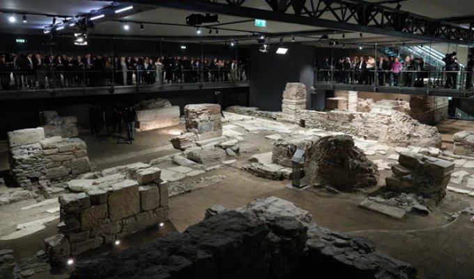 Ancient ruins and ancient artifacts: a unique metro station was opened in Greece (8 photos + 1 video)