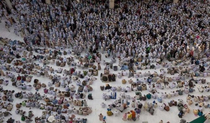 Сокровенные фотографии Мекки во время хаджа (25 фото)