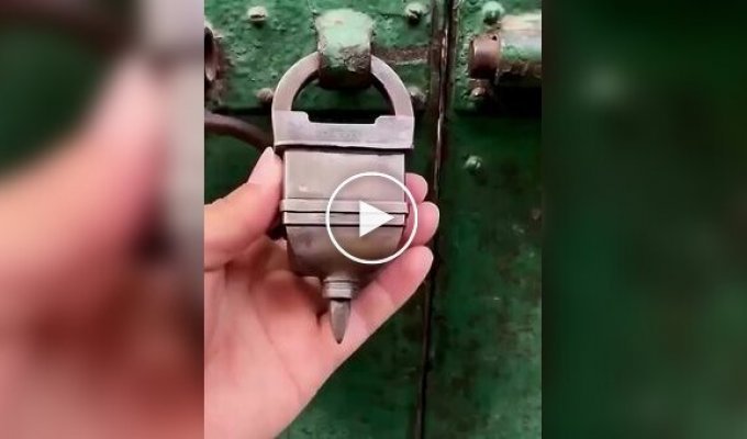 Старинный замок с секретом