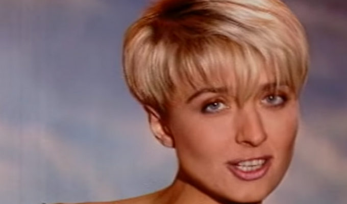Как сейчас выглядит звезда 90-х Татьяна Овсиенко, исполнившая хит "В пути шофер-дальнобойщик" (12 фото)