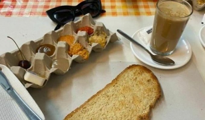 Странная подача еды в кафе и ресторанах (29 фото)
