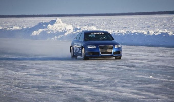Новый рекорд скорости на льду от Audi RS6 (15 фото)