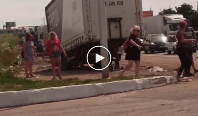Проститутки из Одессы не поделили клиента-турка и устроили потасовку