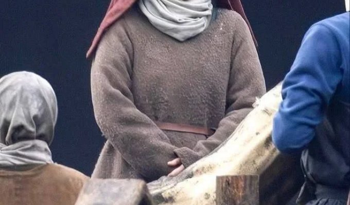 Эту дочь известного актера, которую признавали новым секс-символом, никто не узнает в гриме (3 фото)