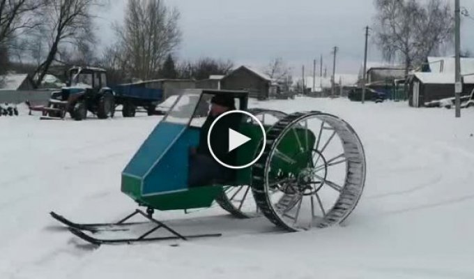 Новое российское чудо техники - лыжемобиль